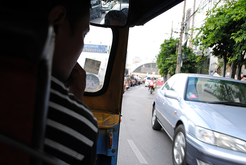 バンコクでトゥクトゥク(Tuk-Tuk)に乗車