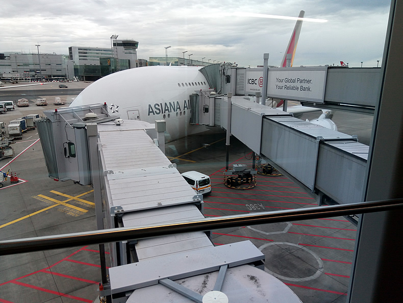 フランクフルト空港　アシアナ航空　ビジネスクラス　搭乗